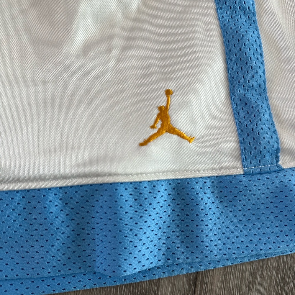 Jordan Men's Athletic Shorts in White and Blue XXL - Picture 5 of 5